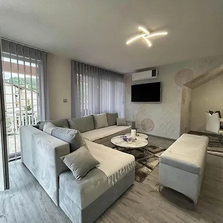 Family Apartment *