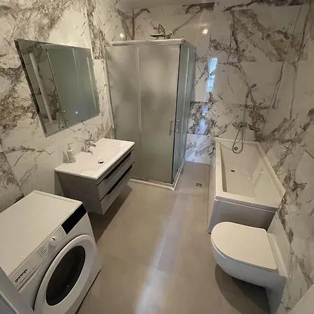 Family Apartment *